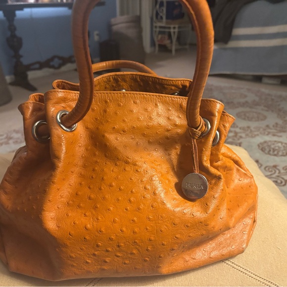 Furla Ostrich textured Orange Leather Shoulder Bag. Corners show wear. - Picture 5 of 5